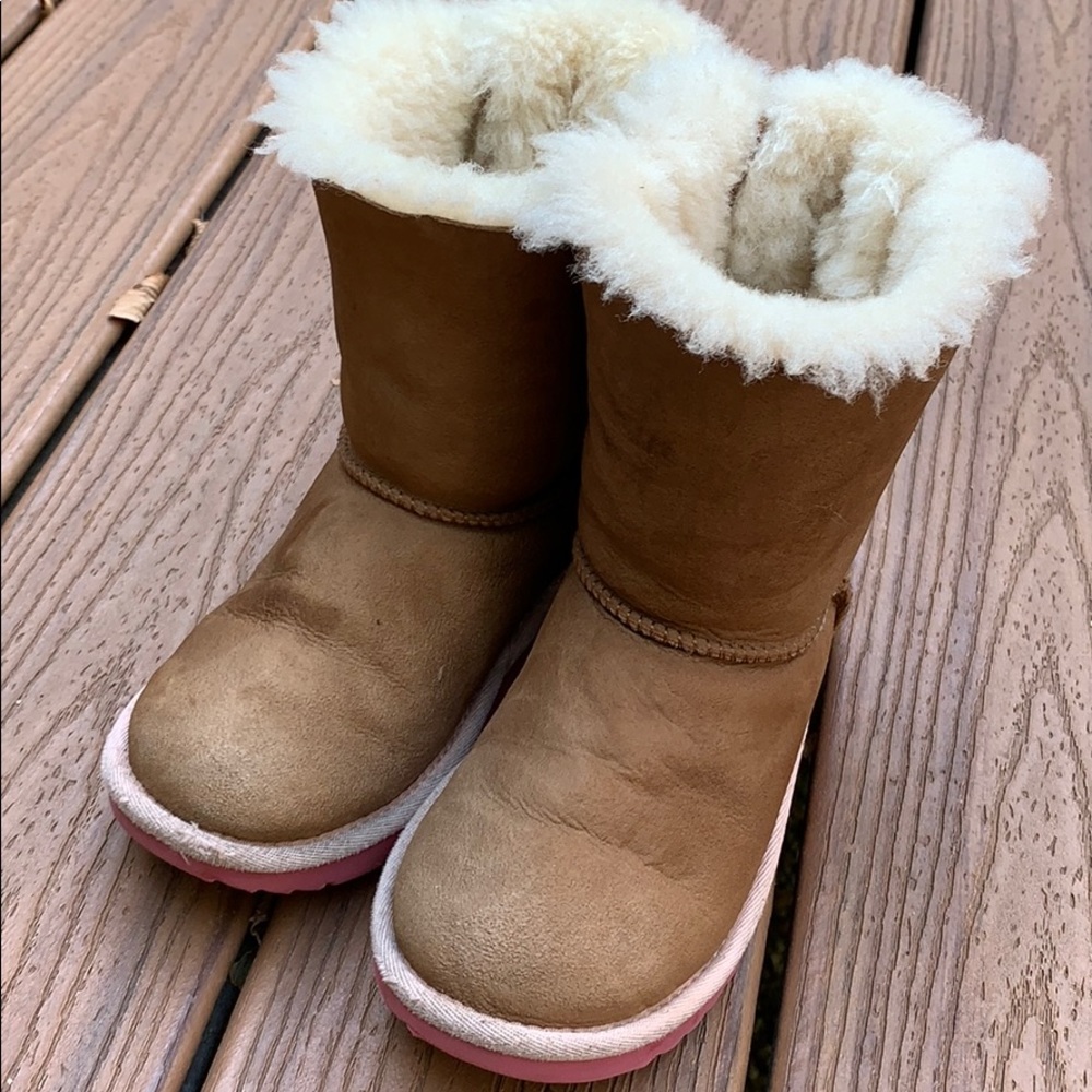 UGG Bailey Bow Boots - 🍁 cute and cozy for fall!